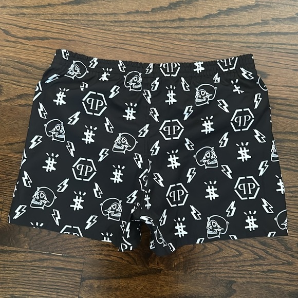 PHILIPP PLEIN JUNIOR Boys' Patterned Swim Shorts Size: 10-11 - Picture 6 of 9